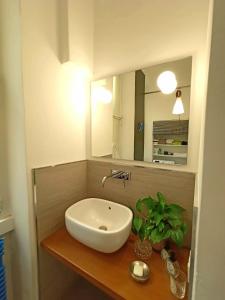 Charming design apartmentNavigli district