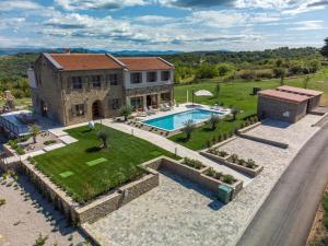 Villa Paradiso dIstria with Spa and heated pool 