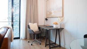 Luxury Apartment at Ellipse Waterfall, Midrand Near Mall of Africa