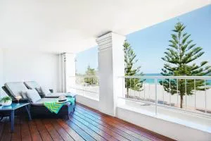 Cottesloe Beach Hotel - Rottnest Island