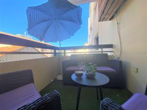 Sainte-Maxime: Appartement 2 pièces rénové avec terrasse, climatisation et à 2 pas de la plage - FR-1-226-498