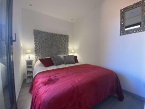 Sainte-Maxime: Appartement 2 pièces rénové avec terrasse, climatisation et à 2 pas de la plage - FR-1-226-498