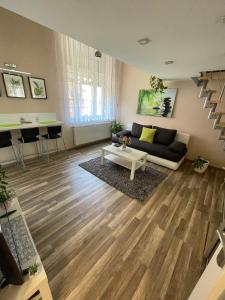 Green Island in the downtown with free parking