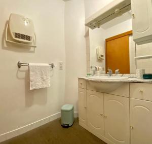 Appartements L'EUGENIE BLUE Calme parcs et thermes : photos des chambres