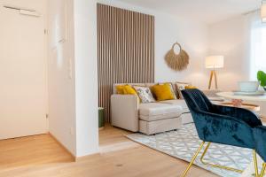 revLIVING Garden Lounge am Steinertor Parkplatz inklusive