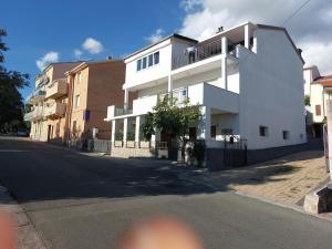 Loredana Apartments