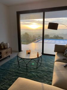 Villa White Lagoon, 6 guests, 2 bathrooms, heated private pool, amazing view, AC, fully Equiped !