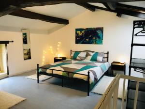 B&B / Chambres d'hotes MAISON ENTIERE GIte Au Boom Coeur - petit dejeuner inclus : Suite Familiale