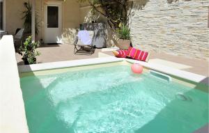 Appartements Stunning apartment in Orange with Outdoor swimming pool, 2 Bedrooms and WiFi : photos des chambres