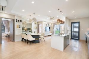 Luxury Gold Apartment 86 -Rooftop Pool Central City