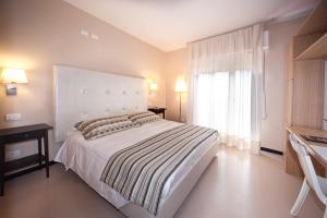 Double Room with Balcony room in Hotel Carla