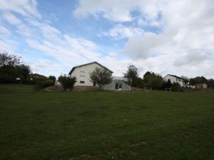 Maisons de vacances Gite Contrexeville, 2 pieces, 4 personnes - FR-1-589-57 : photos des chambres