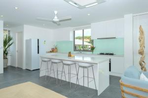 400m to beach & sunset seaview