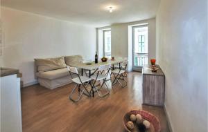 Appartements Awesome apartment in SEYNE with 1 Bedrooms : photos des chambres