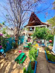 Gili Beach Bum Hostel - Bayan