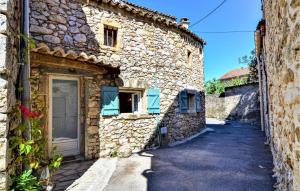 Maisons de vacances Amazing home in Goudargues with 2 Bedrooms : photos des chambres