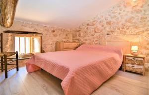 Maisons de vacances Amazing home in Goudargues with 2 Bedrooms : photos des chambres