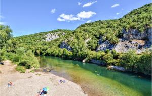 Maisons de vacances Amazing home in Goudargues with 2 Bedrooms : photos des chambres