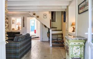 Maisons de vacances Gorgeous Home In St Germain Des Vaux : photos des chambres