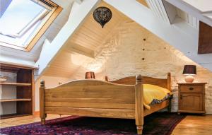 Maisons de vacances Gorgeous Home In St Germain Des Vaux : photos des chambres