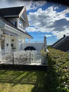 Idyllisk sørlandshus - Gjeving