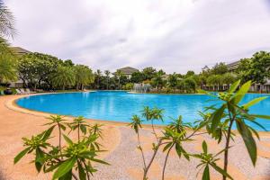 4 Bedroom Townhouse in Great Location! (BSS)