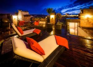 Triplex Kings Apartment in Old Town