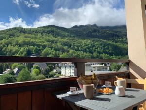 Les Cimes 55 m2 - PISCINE INTÉRIEURE Vue Montagne Centre Village - PARKING - avec LINGE et MÉNAGE de fin de Séjour Compris
