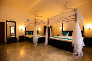 International Beach Hotel & Restaurant