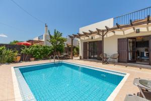 Villa Henry Darmarohori