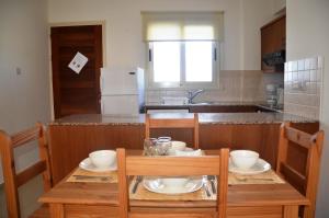 Top floor, 2 bedroom apartment Vanessa D204, FREE WIFI, village view