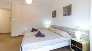 Modern 2 Bedroom Apartment 100 m From The Beach