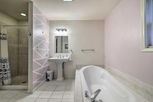 Hot Tub and Yard Stroudsburg Home in Poconos