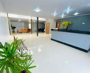 Hotel Alexânia - 阿巴迪亚尼亚