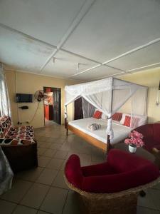 1 Bed Villa - Sleeps 2 - Pool - Smoking - Parking