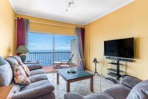 Reis Magos Apartment by HR Madeira