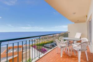 Reis Magos Apartment by HR Madeira