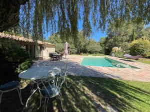 FUVOLEA, Maison de vacances à 15 min du centre dAix-en-Provence, piscine chauffée en saison - jardin - parking privé gratuit