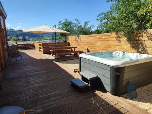 Appartements Le Chalet jacuzzi et Detente 4 Etoiles : photos des chambres