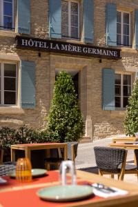 Hotels Hotel La Mere Germaine : photos des chambres