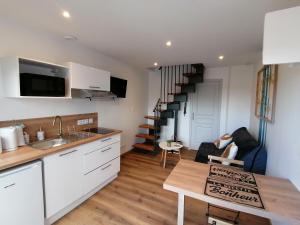 Duplex cosy dans maison neuve avec terrasse entrée indépendante 5 mn de Bayeux et 10 mn plage du débarquement