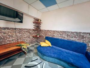 Guest House on Saksahanskoho Street