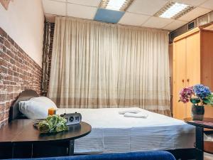 Guest House on Saksahanskoho Street