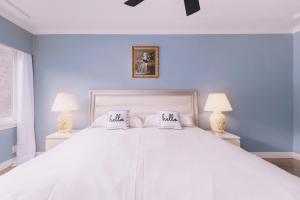 LOVELY 3 bedroom PORT MOODY spacious home 6 people free parking