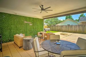 Baton Rouge Game Day House with Chic Yard Space
