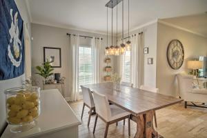 Baton Rouge Game Day House with Chic Yard Space