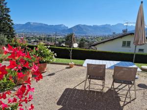 Appartements Studio Bellevue independant renove janvier 2023 piscine parking proche centre Annecy : photos des chambres