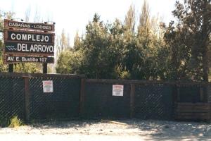 Cabaña con sonido y vista de arroyo