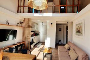 Cabaña con sonido y vista de arroyo