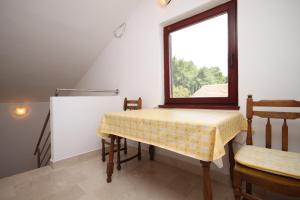 Apartments by the sea Vrboska (Hvar) - 8748